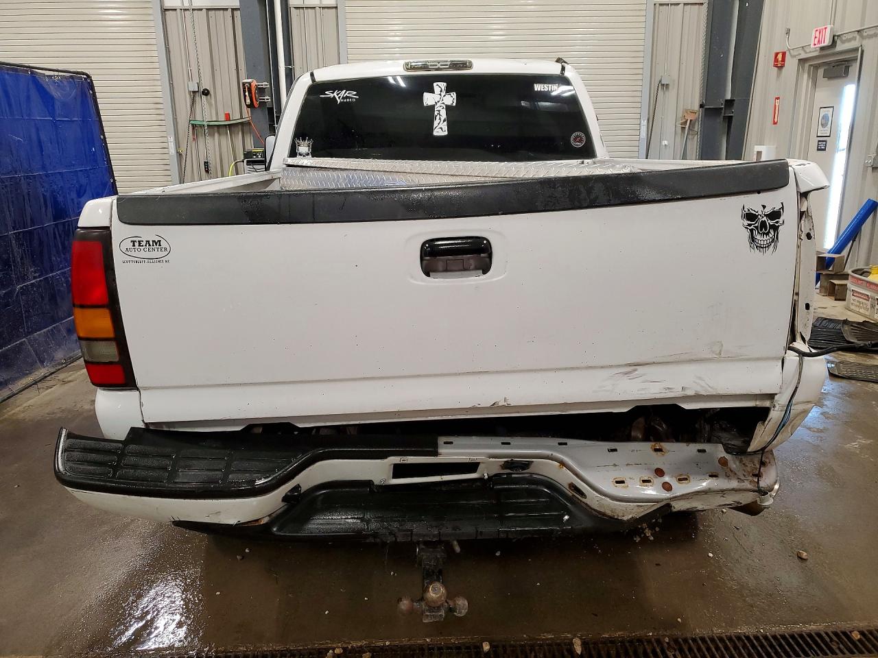 2005 Gmc New Sierra K1500 White vin: 2GTEK19B551185961