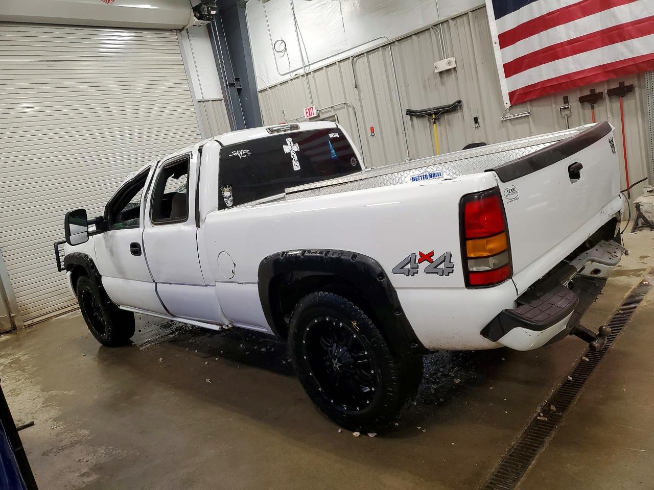 2005 Gmc New Sierra K1500 White vin: 2GTEK19B551185961