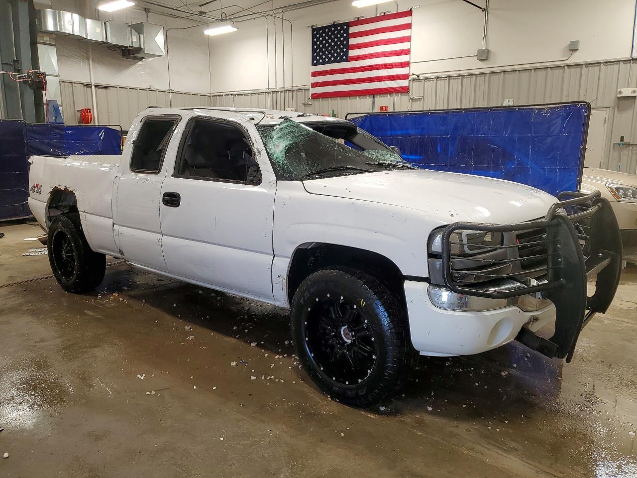 2005 Gmc New Sierra K1500 White vin: 2GTEK19B551185961
