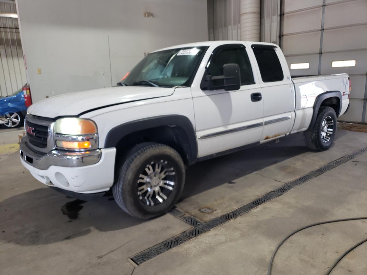 2005 Gmc New Sierra K1500 White vin: 2GTEK19B551298891