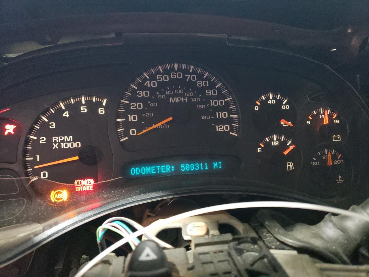 2005 Gmc New Sierra K1500 White vin: 2GTEK19B551298891