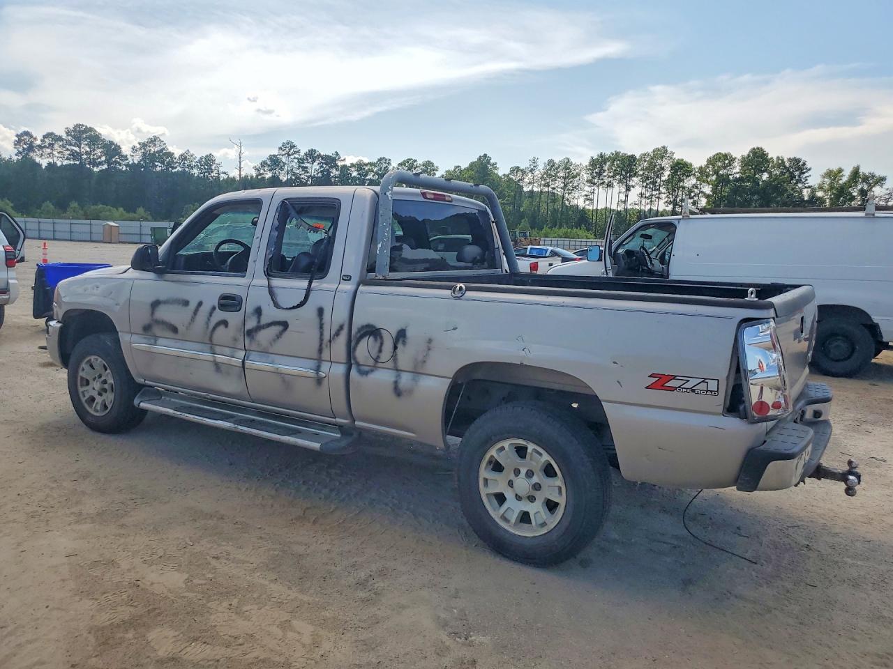 2005 Gmc New Sierra K1500 Beige vin: 2GTEK19B651146134
