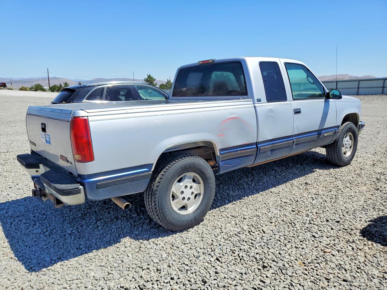 1995 Gmc Sierra K1500 Silver vin: 2GTEK19K2S1530763