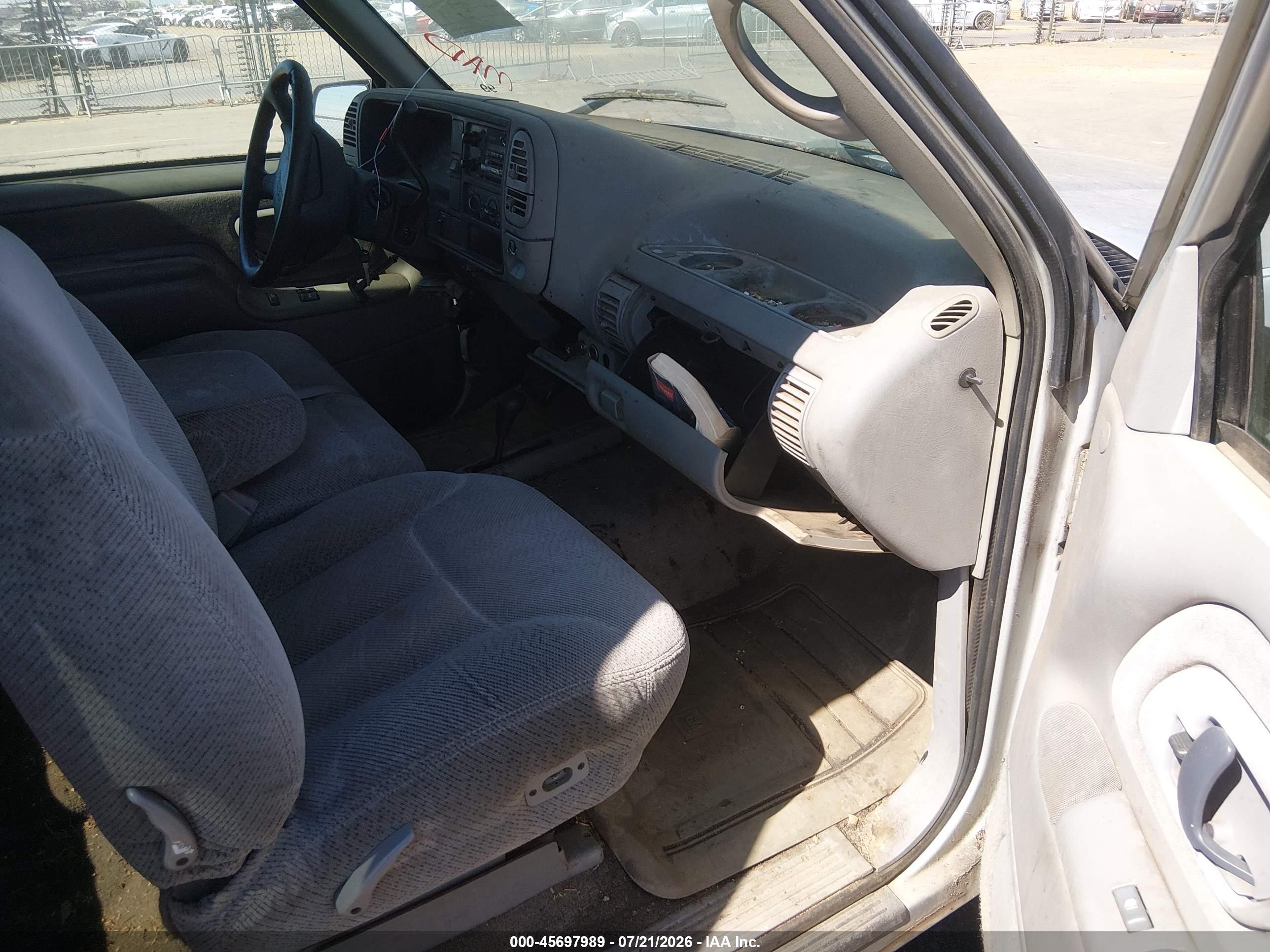 1995 Gmc Sierra K1500 Серебряный vin: 2GTEK19K8S1578686