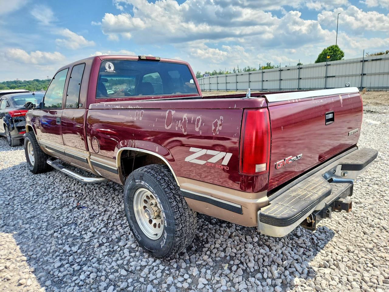 1996 Gmc Sierra K1500 Burgundy vin: 2GTEK19R7T1500138