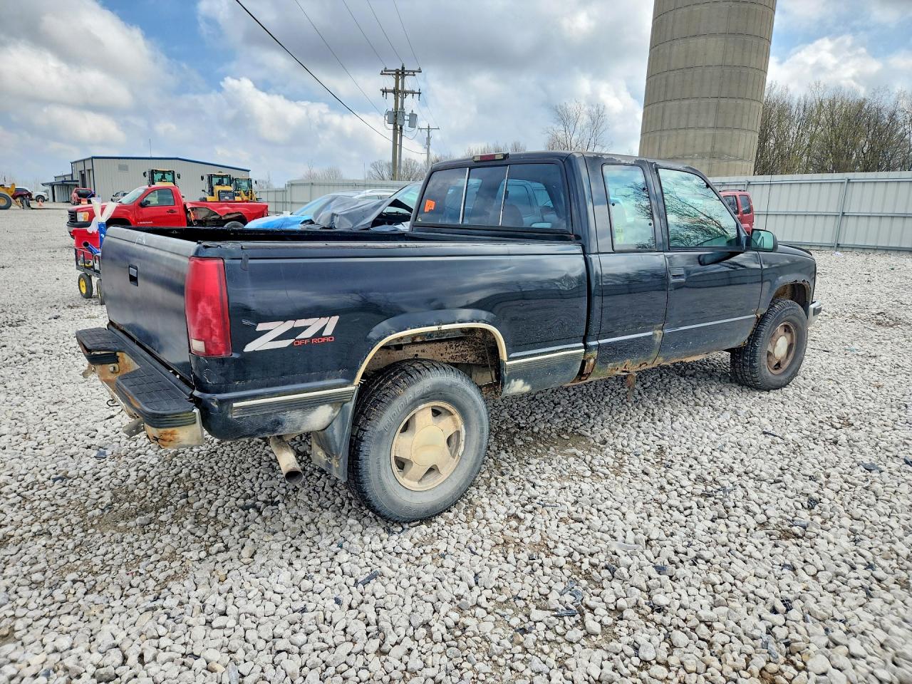 1998 Gmc Sierra K1500 White vin: 2GTEK19R7W1542555