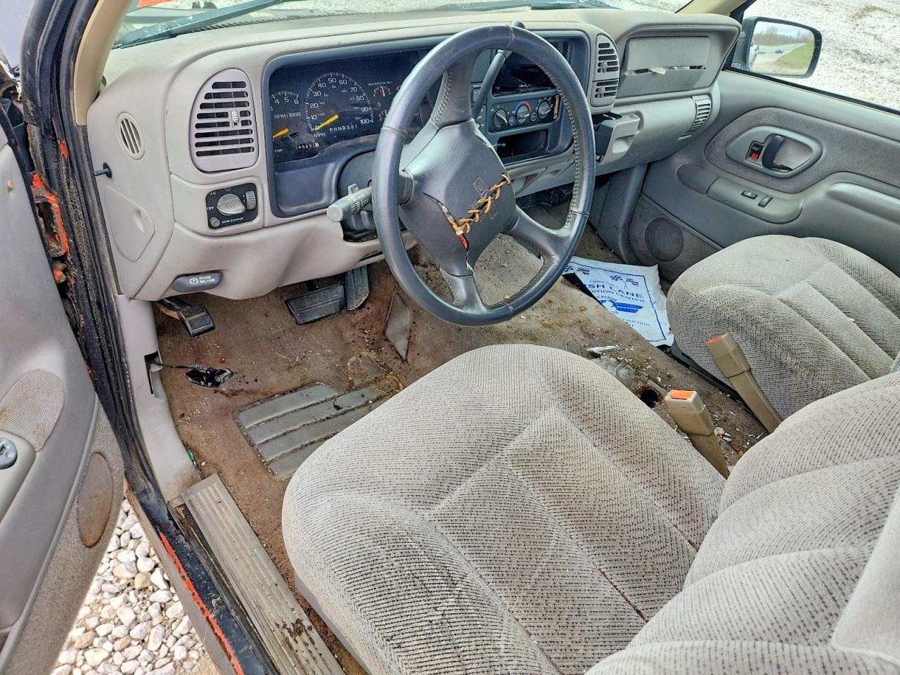 1998 Gmc Sierra K1500 White vin: 2GTEK19R7W1542555