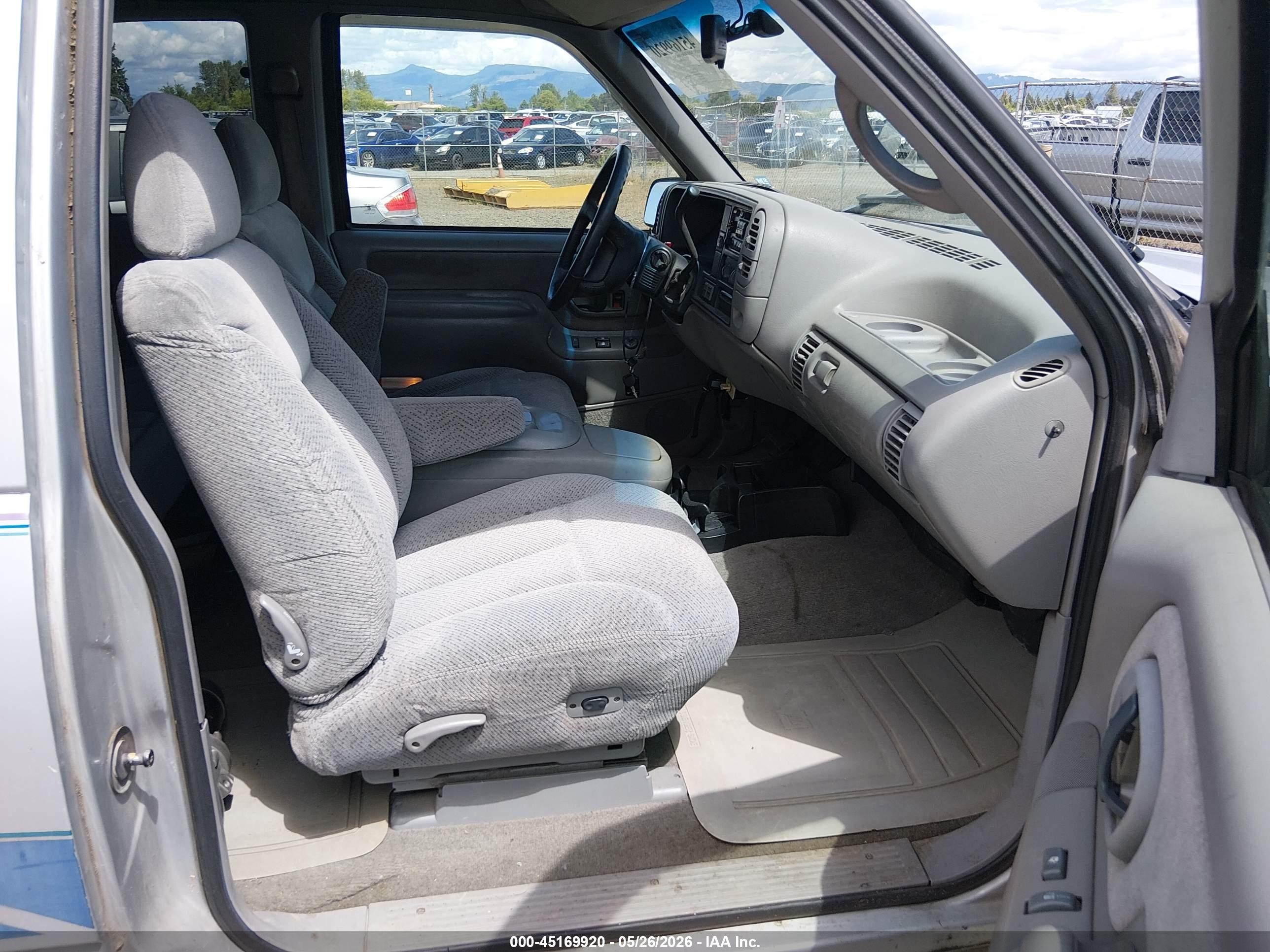 1996 Gmc Sierra K1500 Silver vin: 2GTEK19S2T1507971