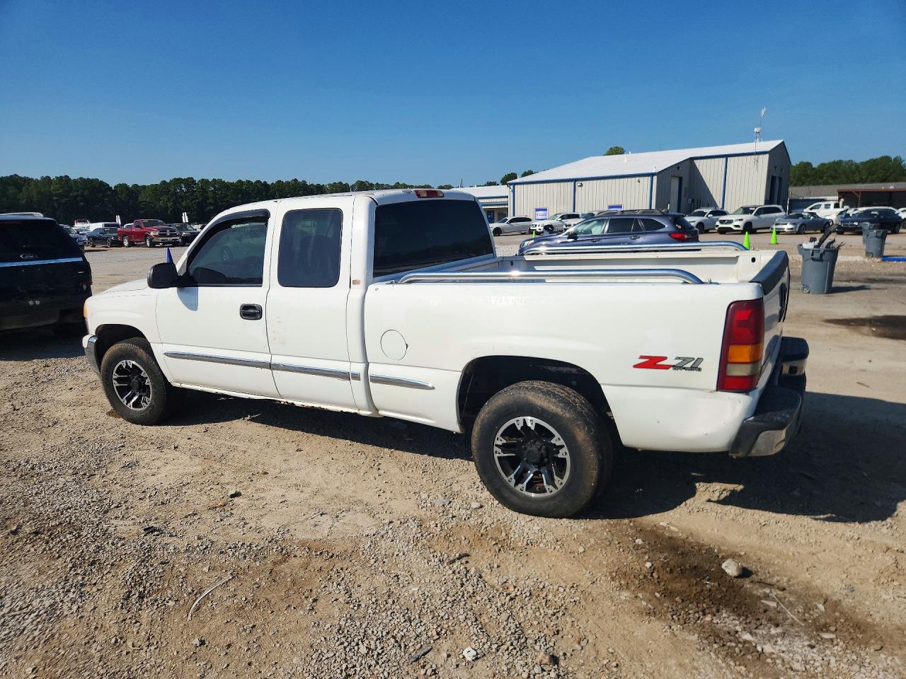 2002 Gmc New Sierra K1500 White vin: 2GTEK19T021343417