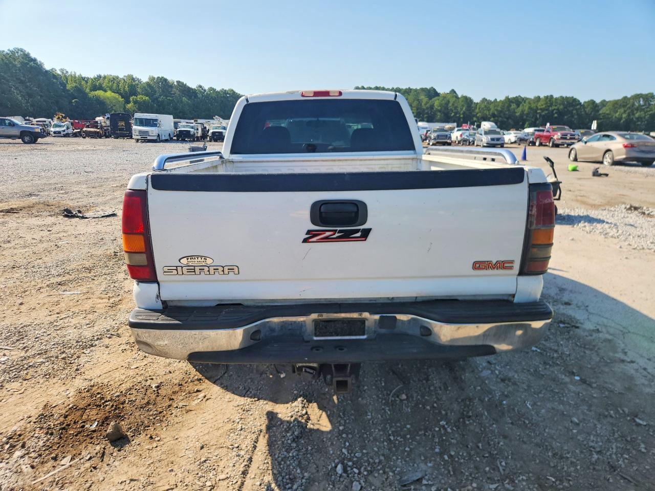 2002 Gmc New Sierra K1500 White vin: 2GTEK19T021343417