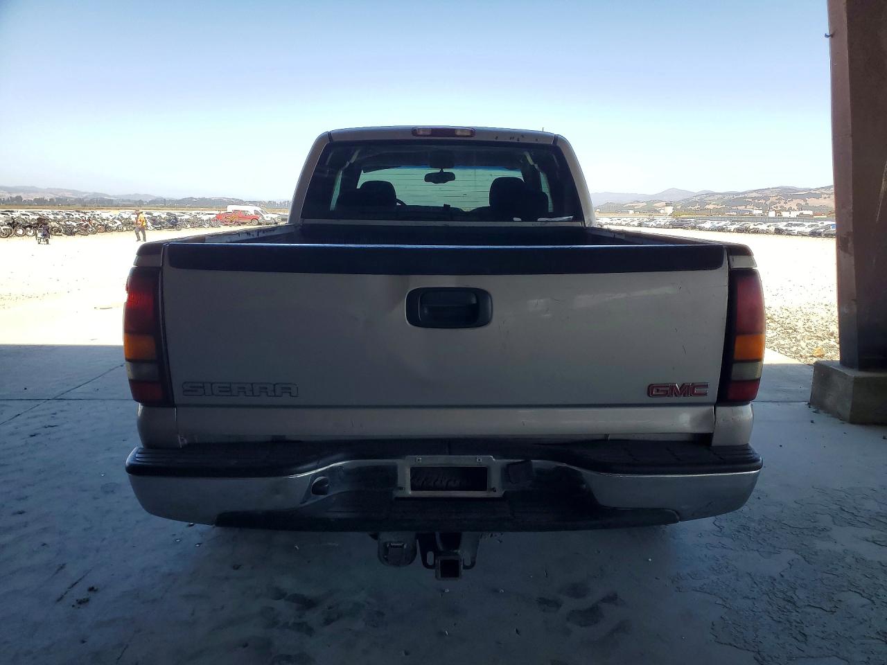 2004 Gmc New Sierra K1500 Silver vin: 2GTEK19T241205560