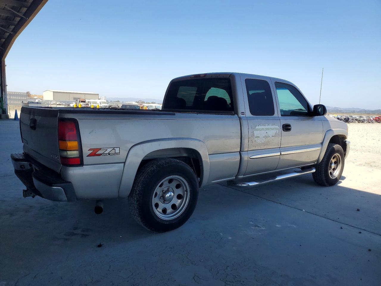2004 Gmc New Sierra K1500 Silver vin: 2GTEK19T241205560