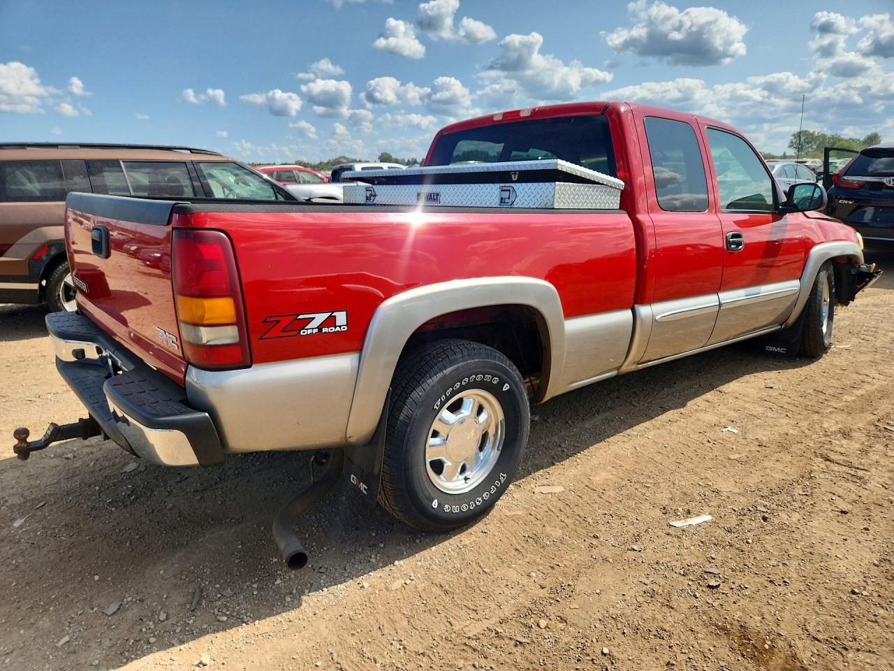 2003 Gmc New Sierra K1500 Red vin: 2GTEK19T531283300