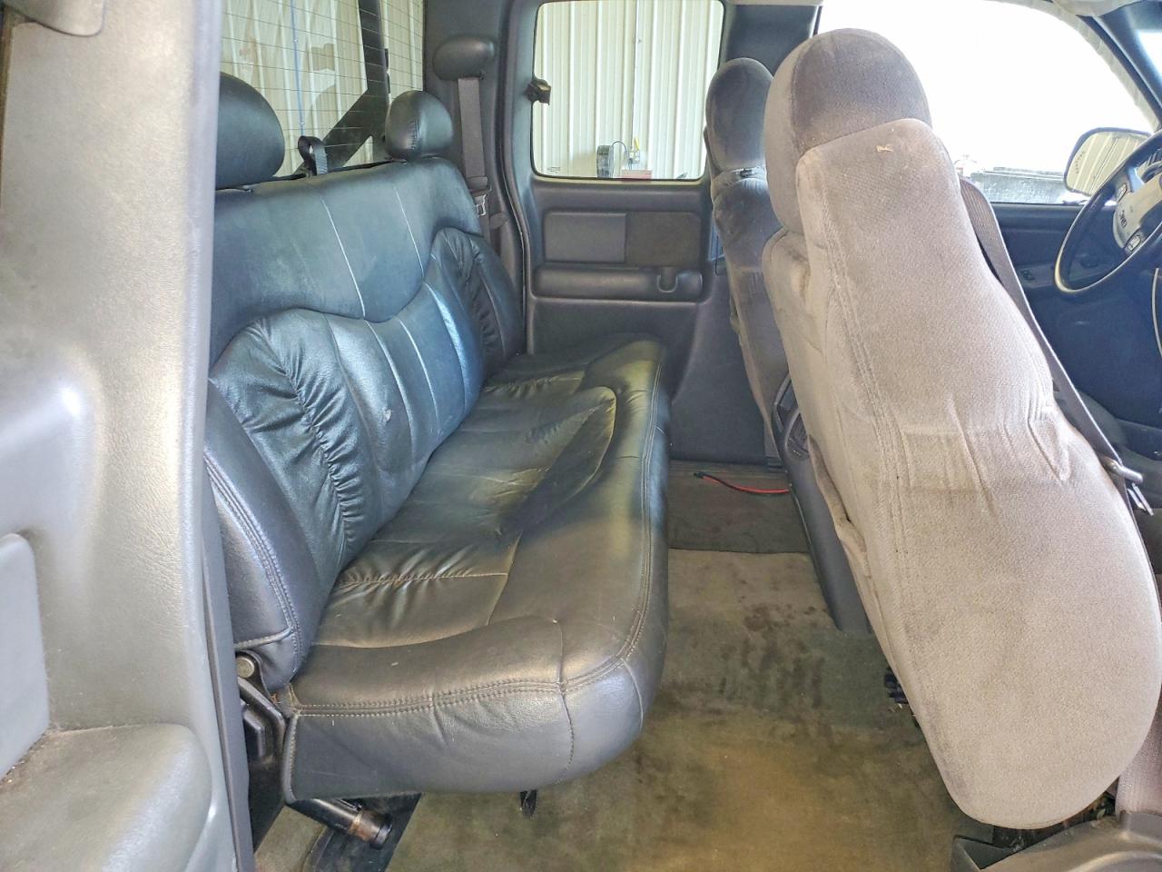 2004 Gmc New Sierra K1500 Black vin: 2GTEK19T641151230