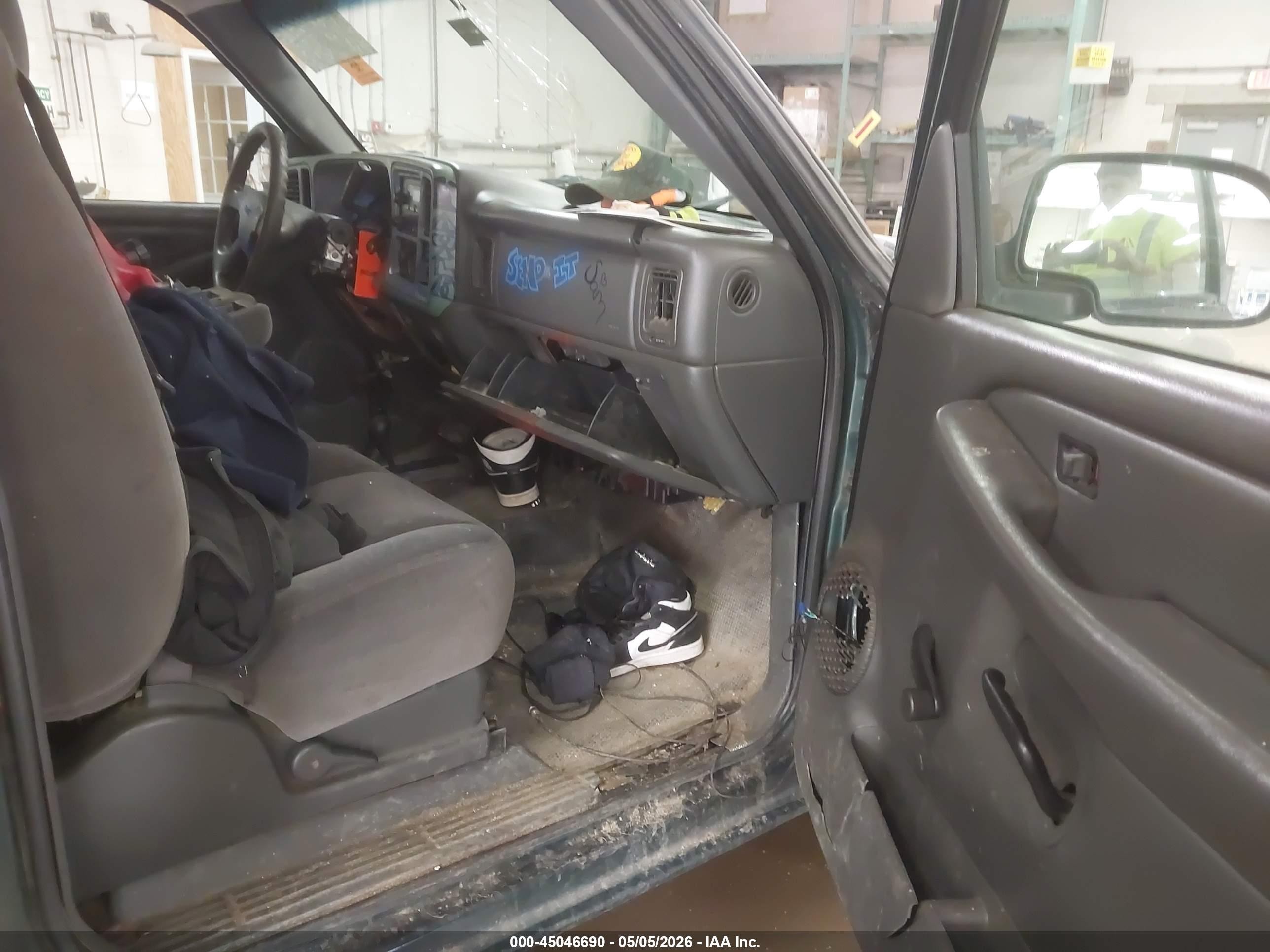 2004 Gmc Sierra 1500 Work Truck Green vin: 2GTEK19T641356515