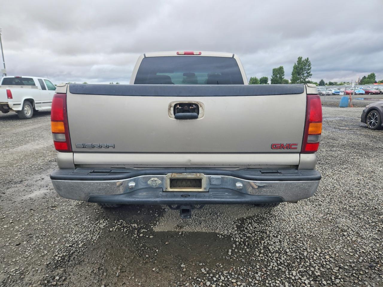2001 Gmc New Sierra K1500 Silver vin: 2GTEK19T711348483