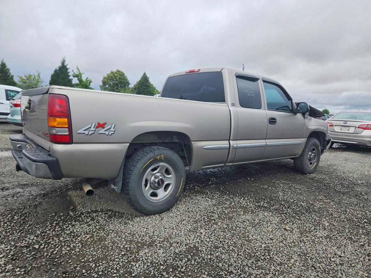 2001 Gmc New Sierra K1500 Silver vin: 2GTEK19T711348483