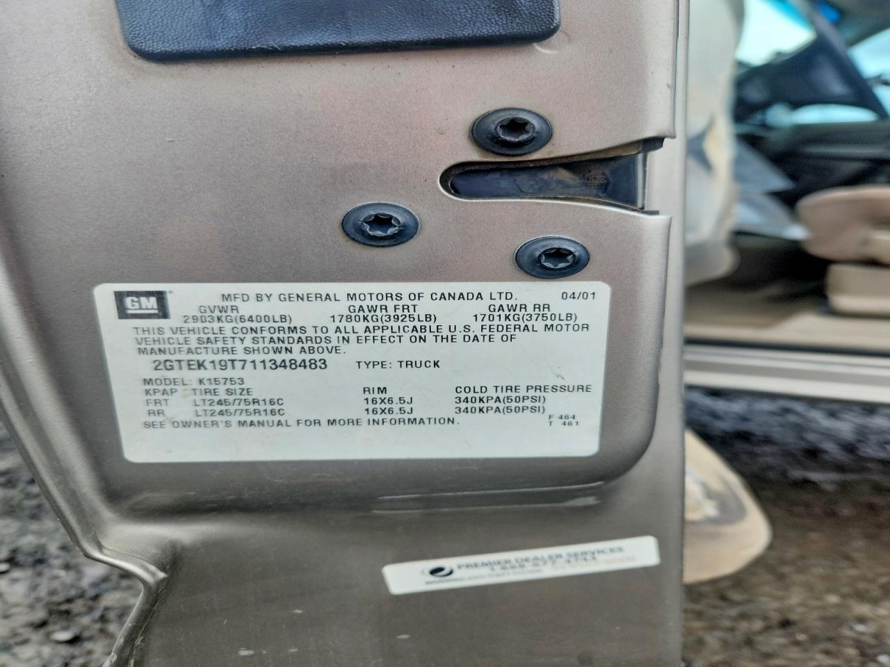 2001 Gmc New Sierra K1500 Silver vin: 2GTEK19T711348483