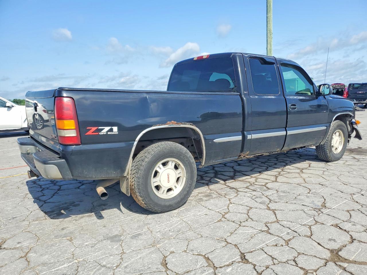 2001 Gmc New Sierra K1500 Black vin: 2GTEK19T811393352