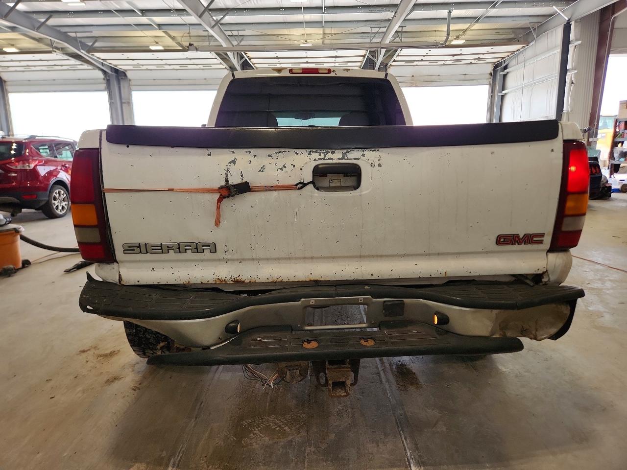 2002 Gmc New Sierra K1500 White vin: 2GTEK19T821205317