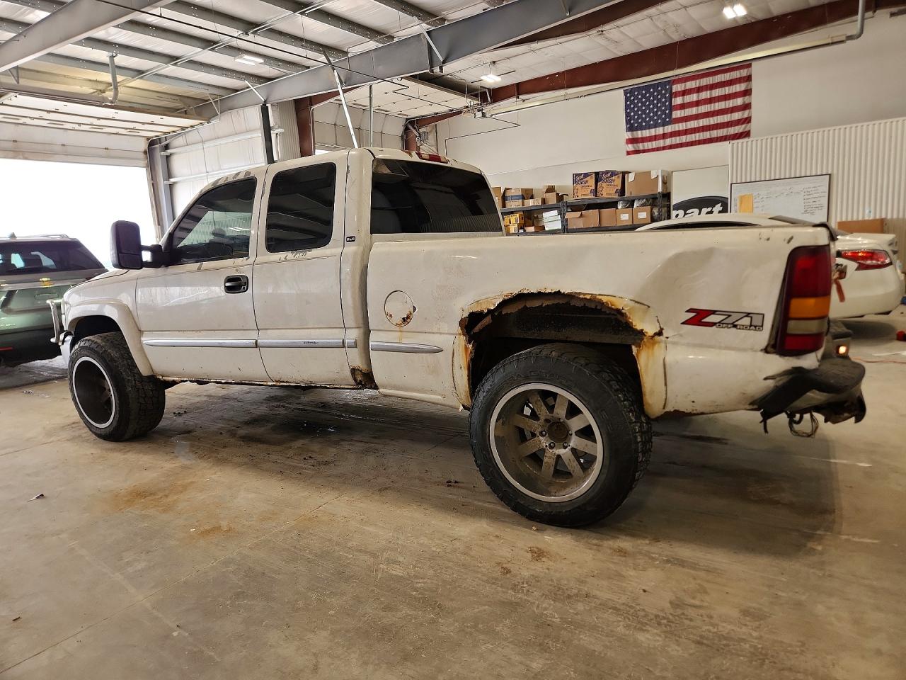 2002 Gmc New Sierra K1500 White vin: 2GTEK19T821205317