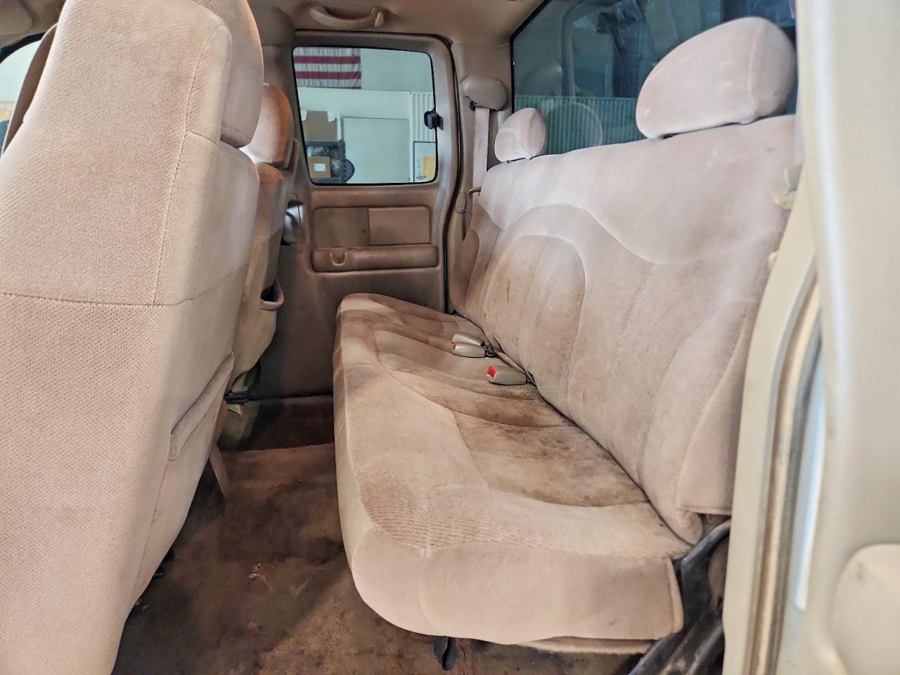 2002 Gmc New Sierra K1500 White vin: 2GTEK19T821205317