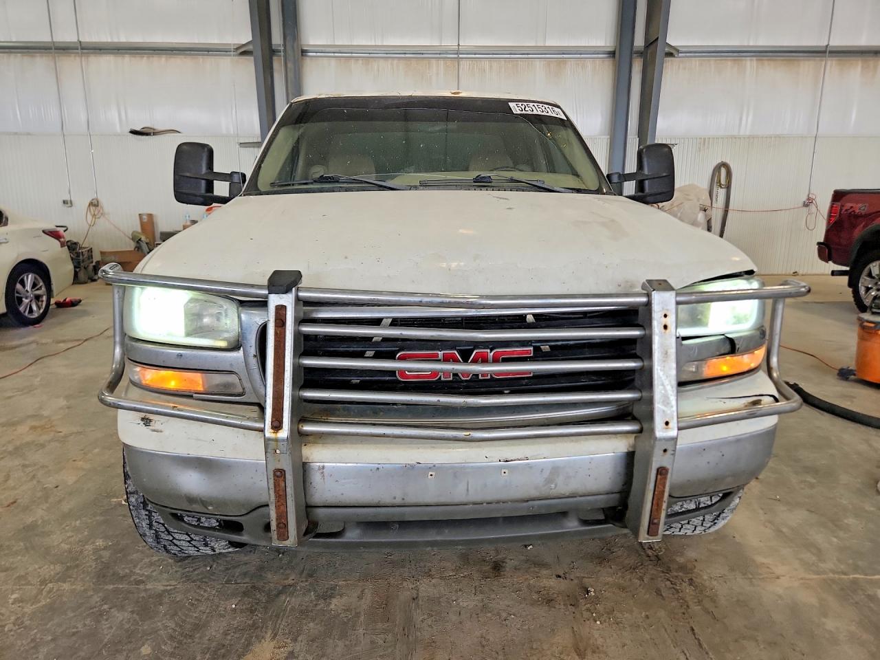 2002 Gmc New Sierra K1500 White vin: 2GTEK19T821205317