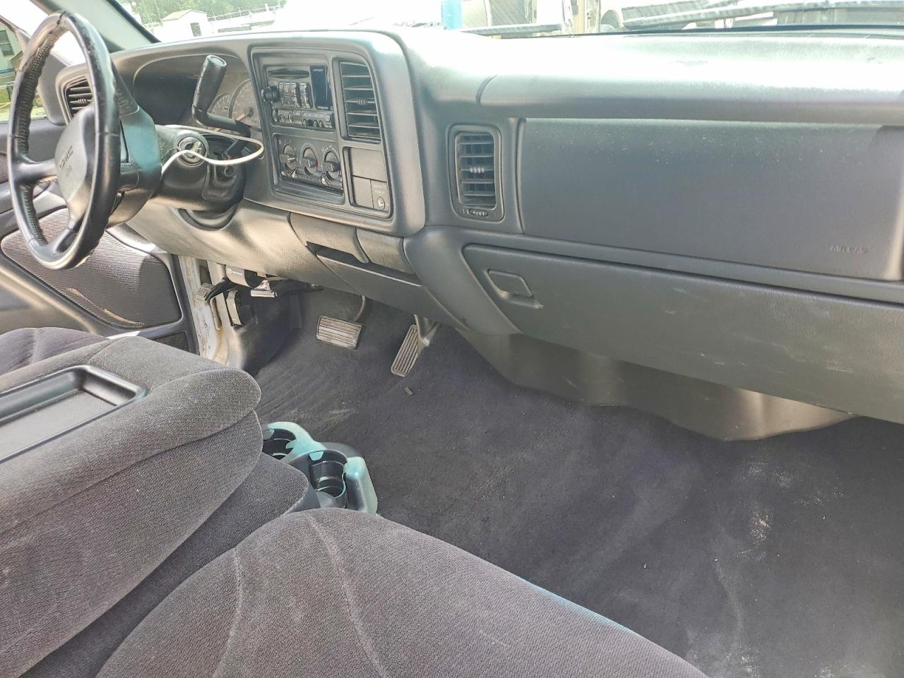 2002 Gmc New Sierra K1500 White vin: 2GTEK19T821345108