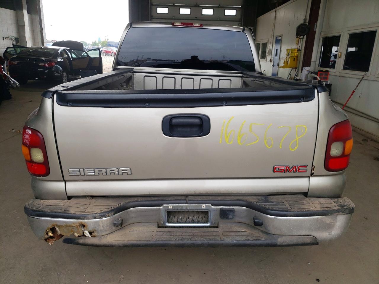 2002 Gmc New Sierra K1500 Cream vin: 2GTEK19T921293536