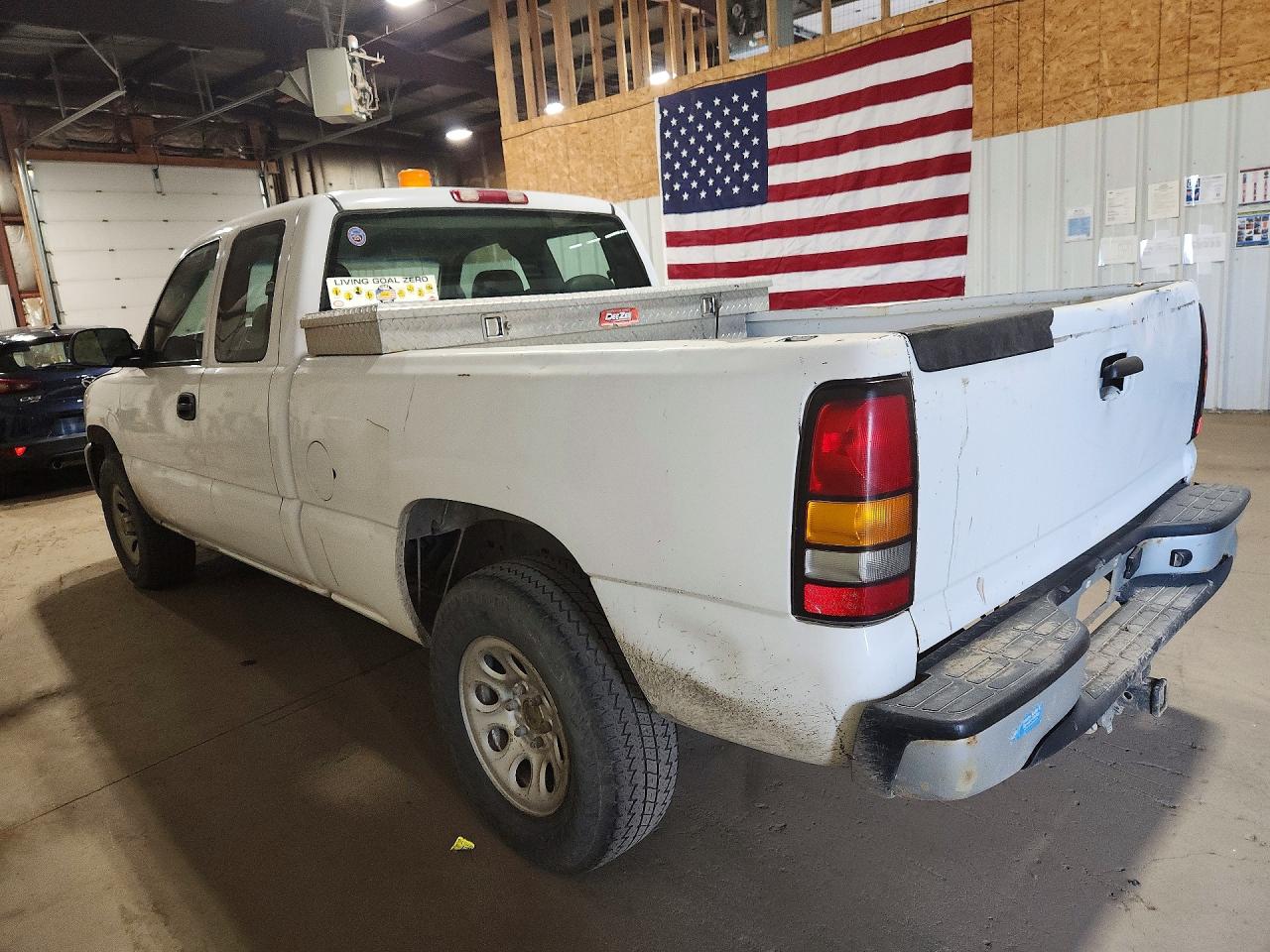 2006 Gmc New Sierra K1500 White vin: 2GTEK19V061102206
