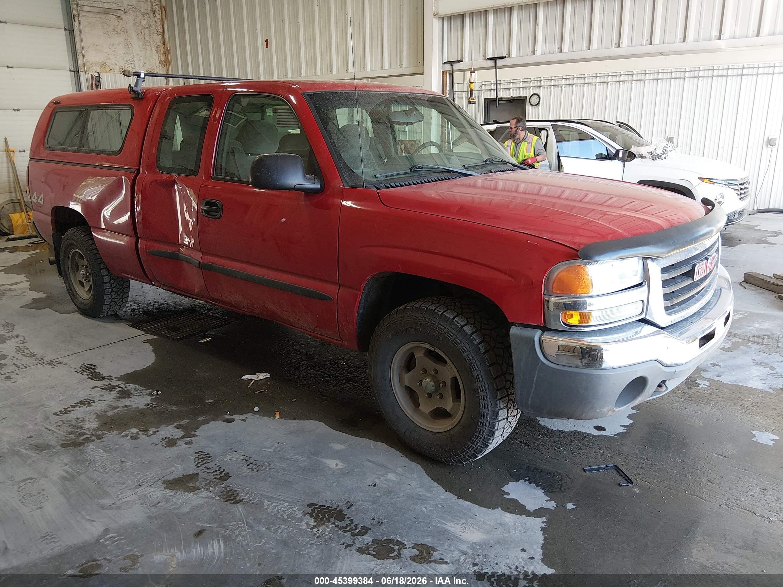 2004 Gmc Sierra 1500   Red vin: 2GTEK19V441144844