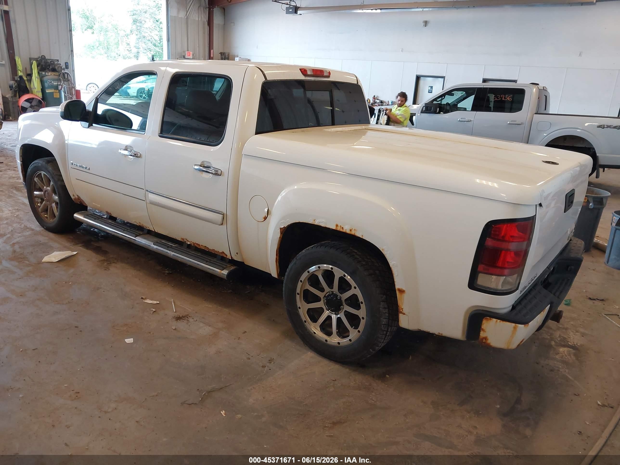 2008 Gmc Sierra 1500 Denali Белый vin: 2GTEK638081323467