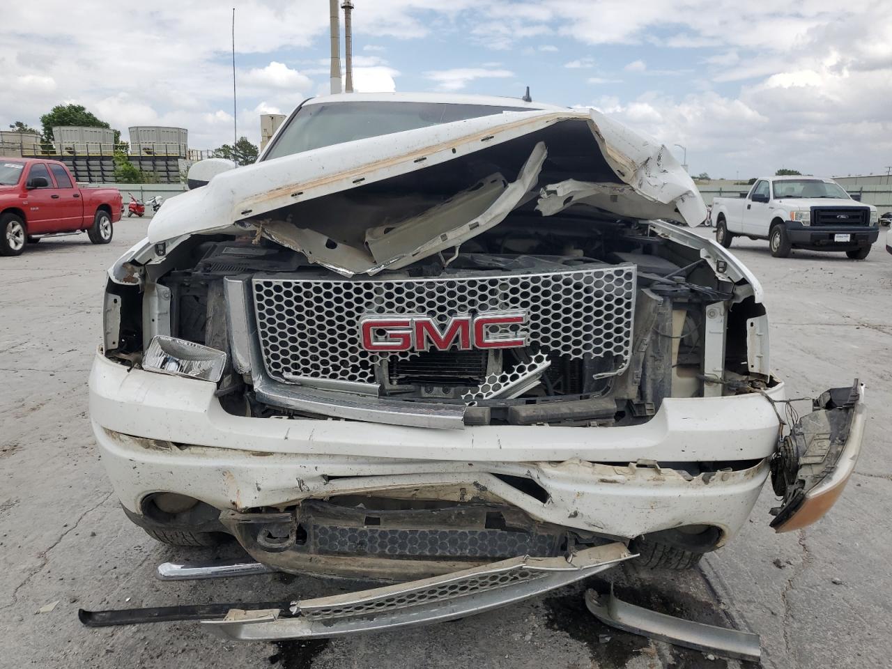 2008 Gmc New Sierra K1500 Denali White vin: 2GTEK638181172817