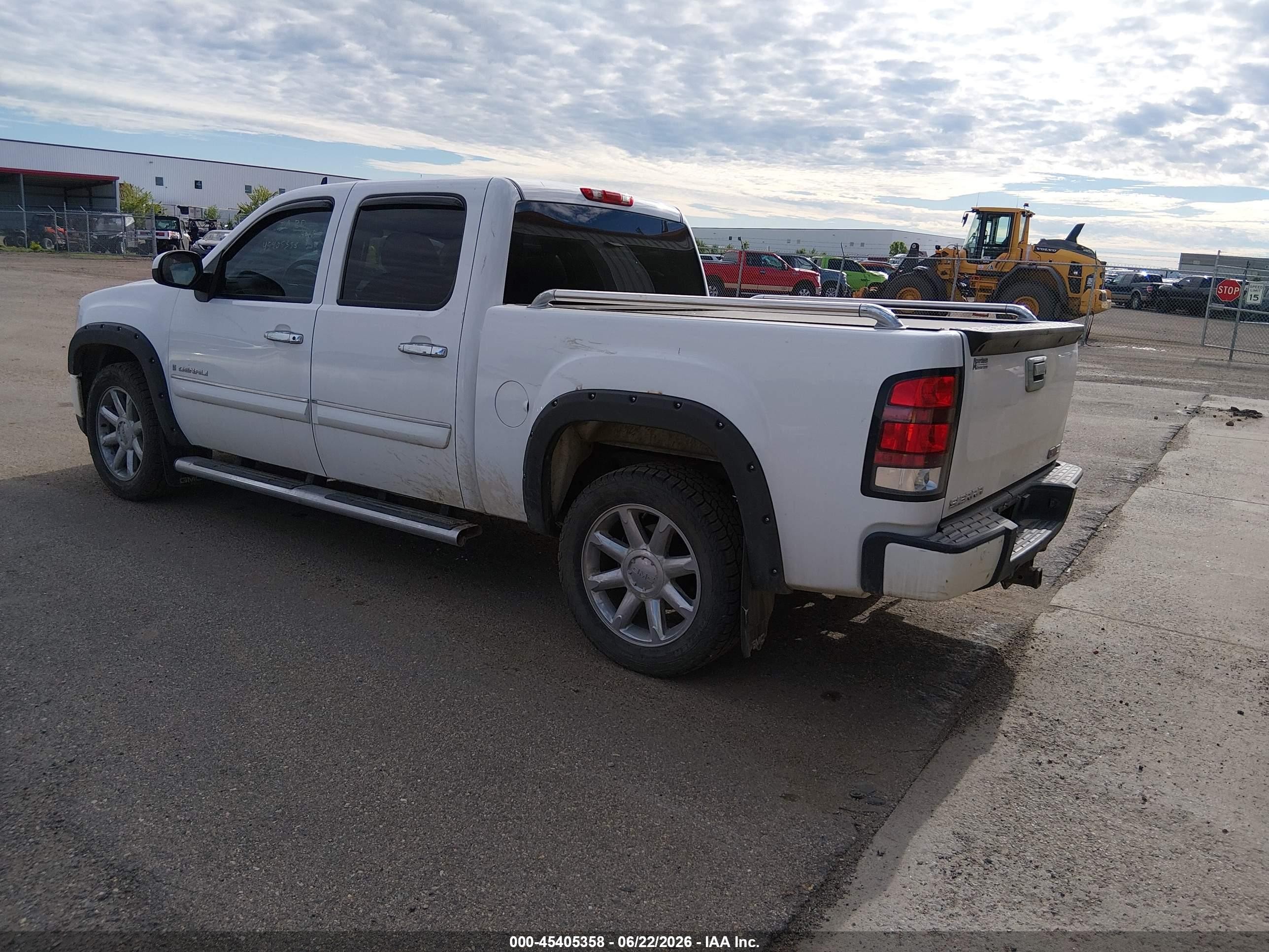 2007 Gmc Sierra 1500 Denali White vin: 2GTEK638571682893