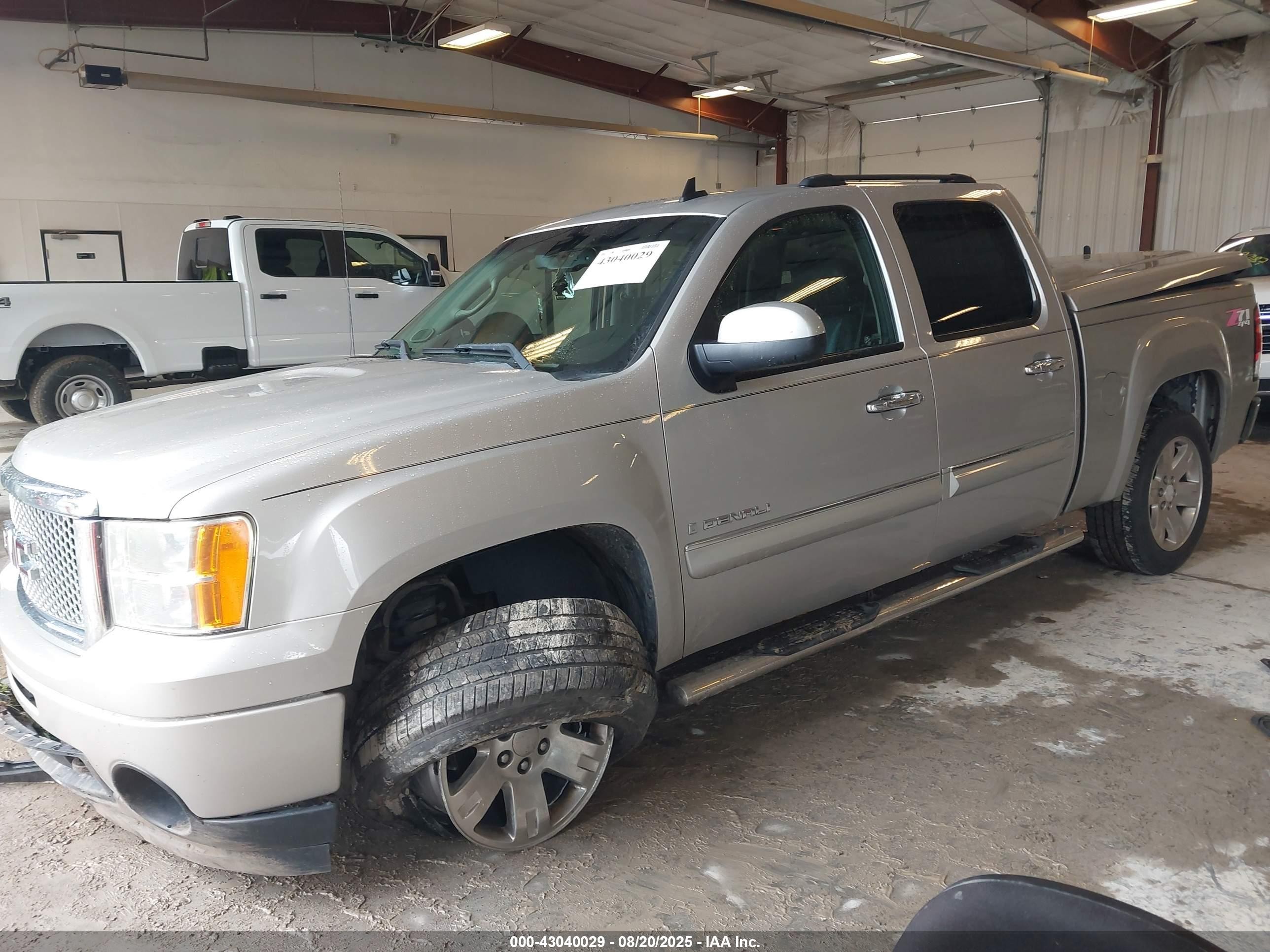 2007 Gmc Sierra 1500 Denali Silver vin: 2GTEK638871707351