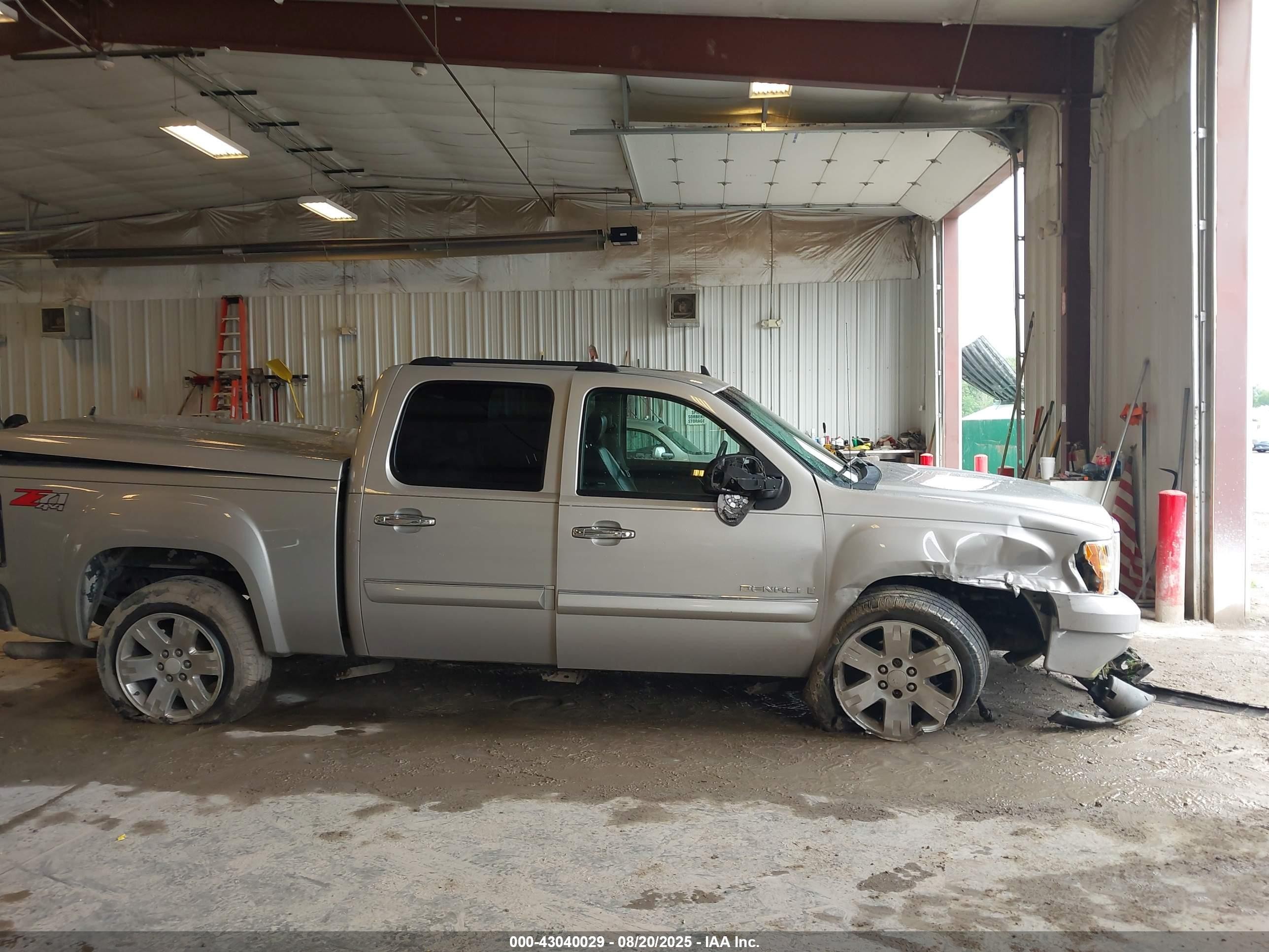 2007 Gmc Sierra 1500 Denali Silver vin: 2GTEK638871707351