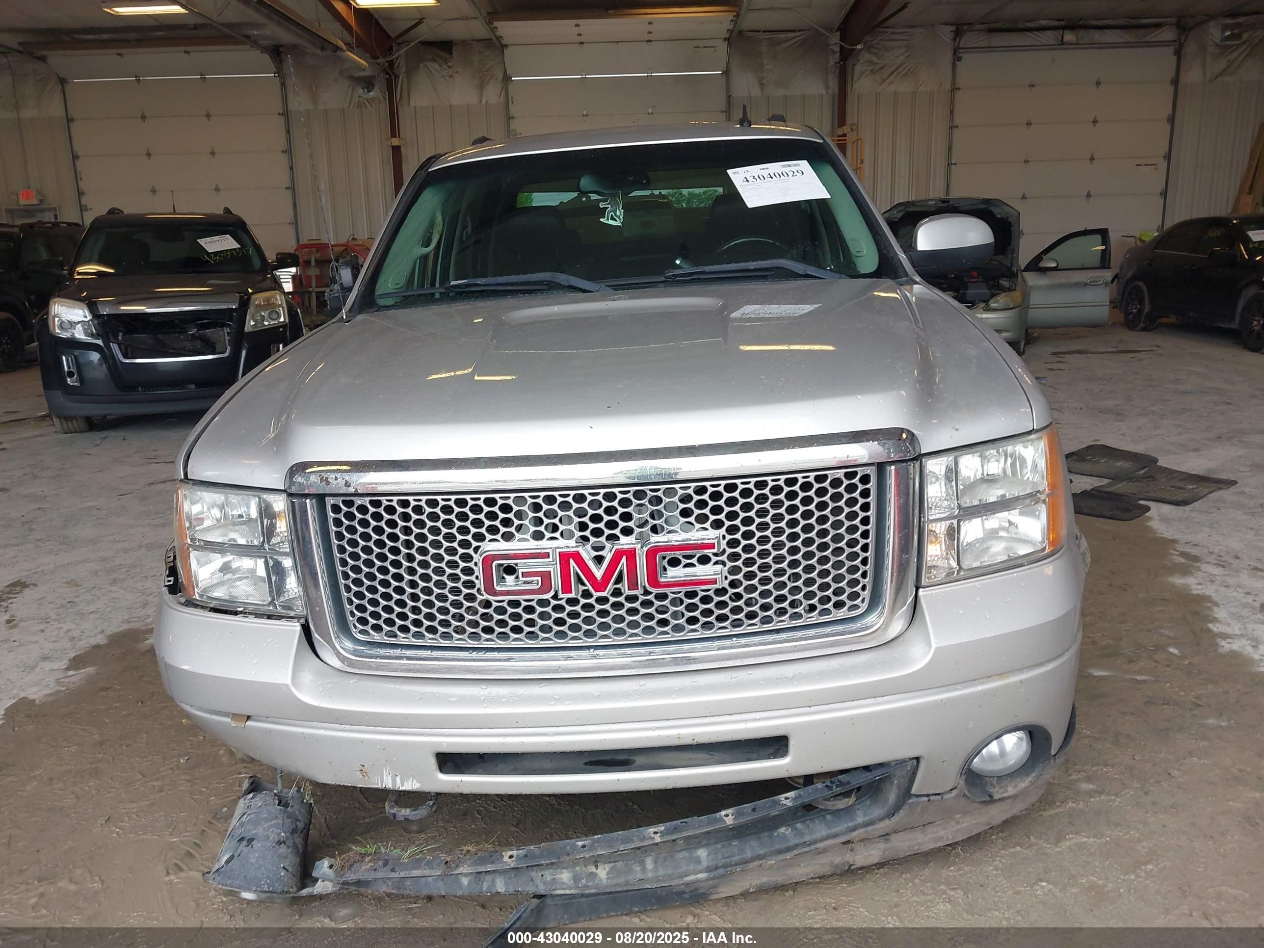 2007 Gmc Sierra 1500 Denali Silver vin: 2GTEK638871707351
