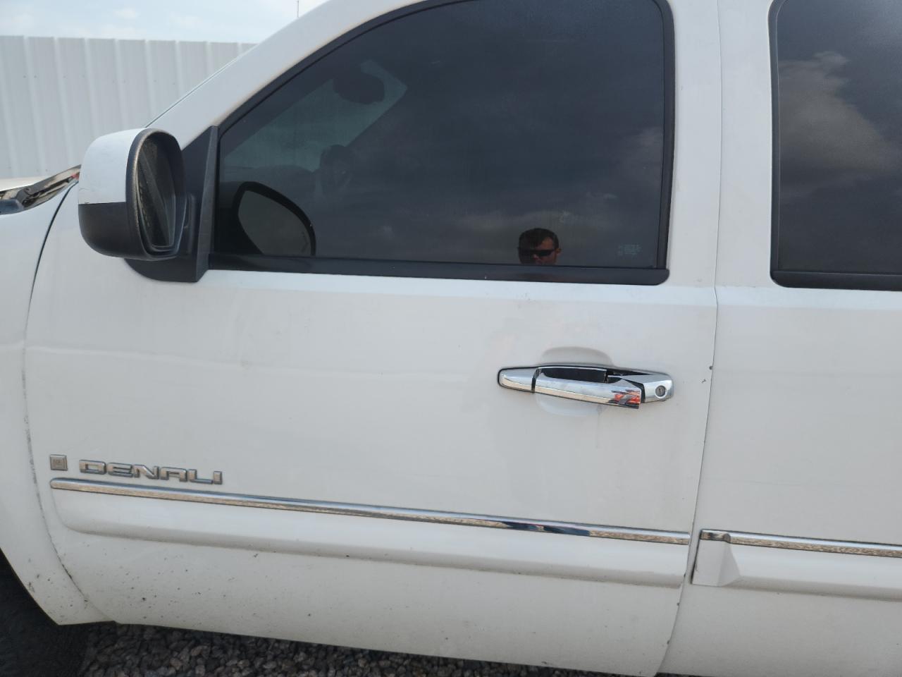 2007 Gmc New Sierra Denali White vin: 2GTEK638971672545