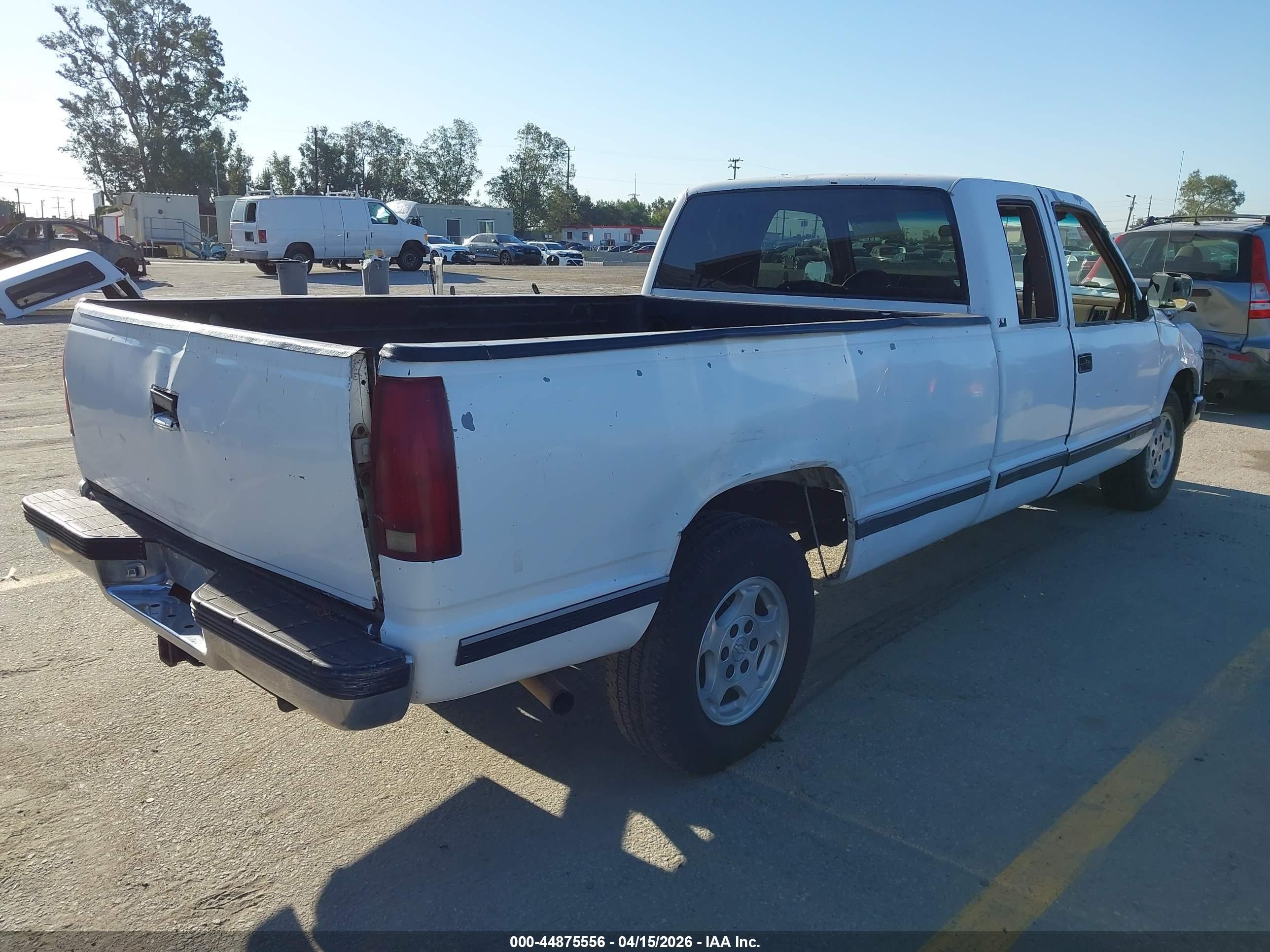 1989 Gmc Sierra C2500 White vin: 2GTFC29K3K1520234