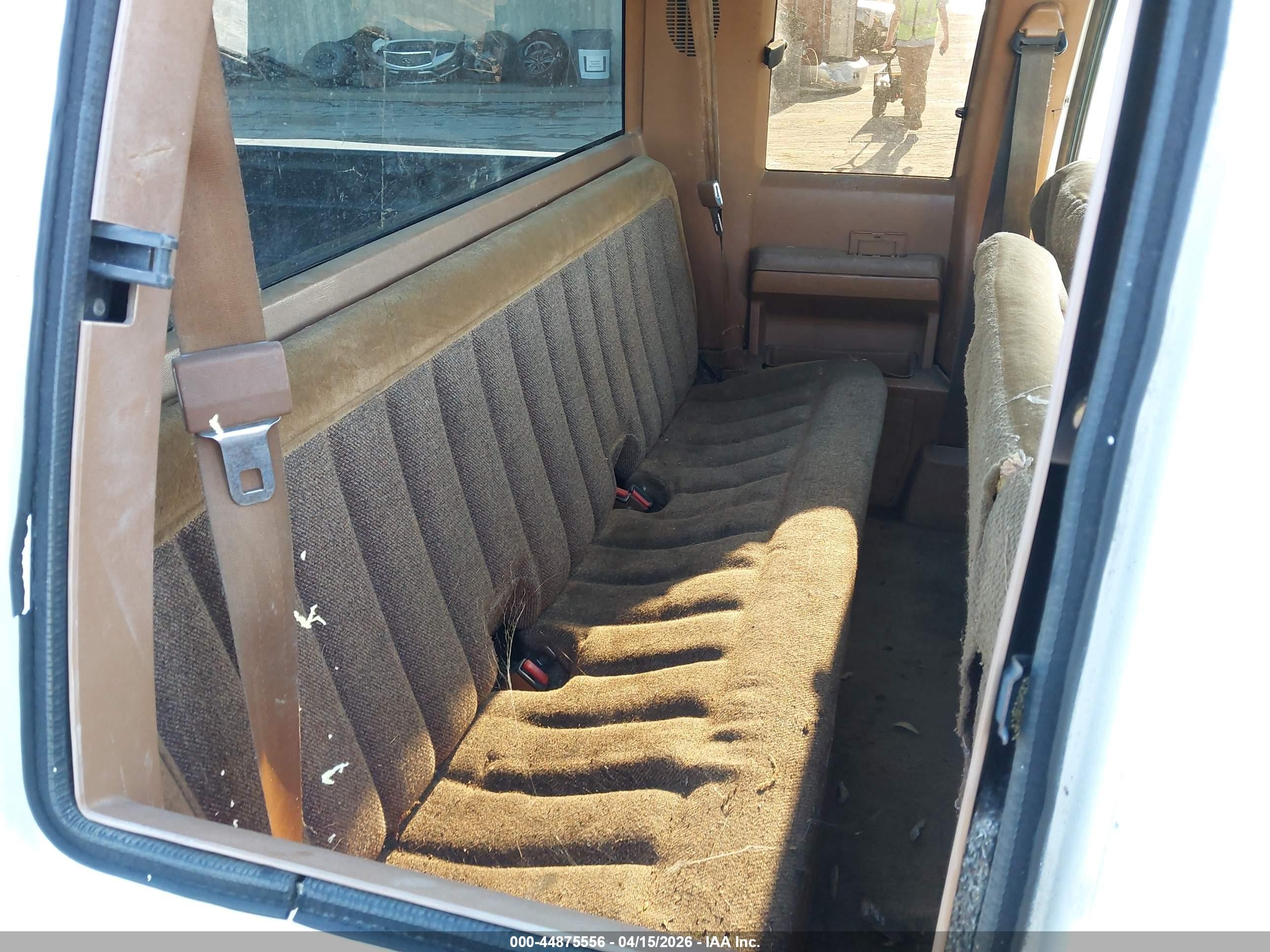 1989 Gmc Sierra C2500 White vin: 2GTFC29K3K1520234