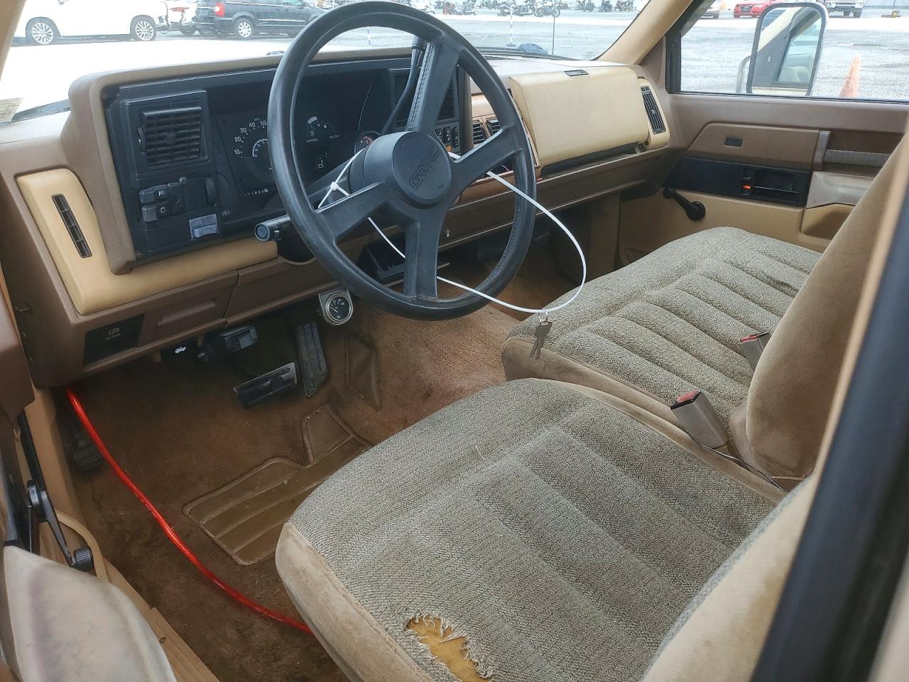 1988 Gmc Gmt-400 C2500 Двухцветный vin: 2GTFC29K5J1573046
