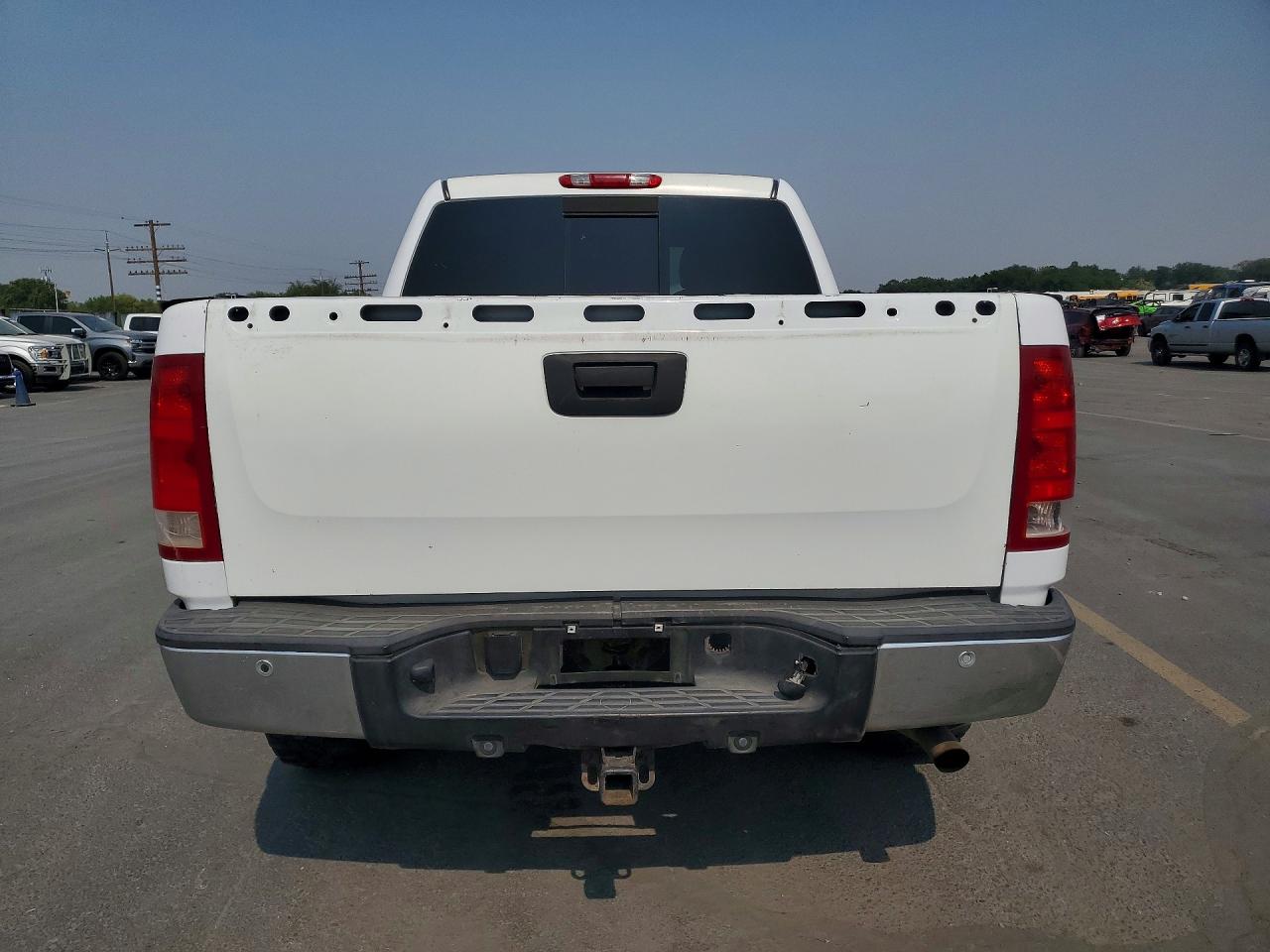 2008 Gmc Sierra K1500 White vin: 2GTFK13Y881274249