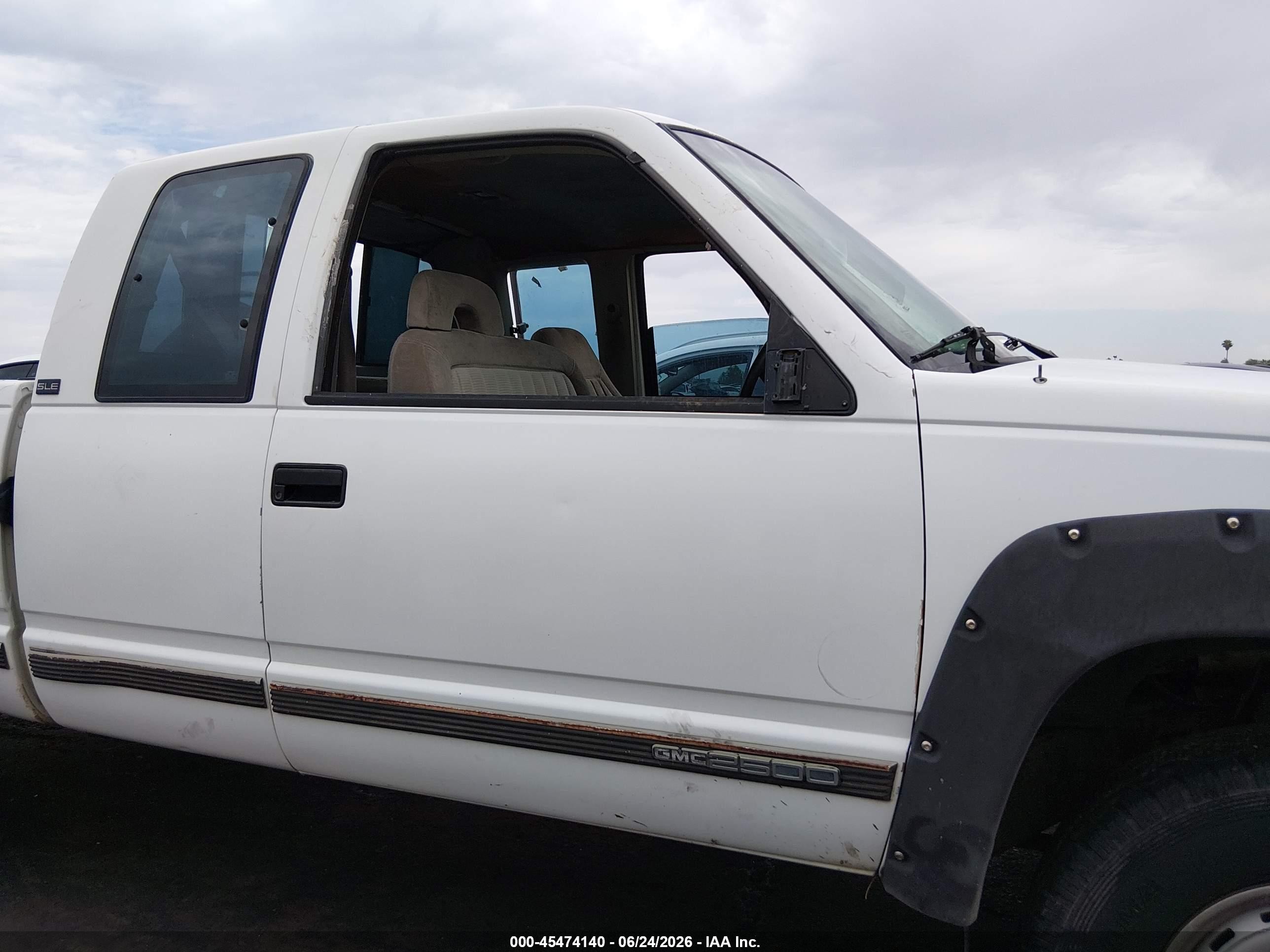 1992 Gmc Sierra K2500 White vin: 2GTFK29K3N1540569