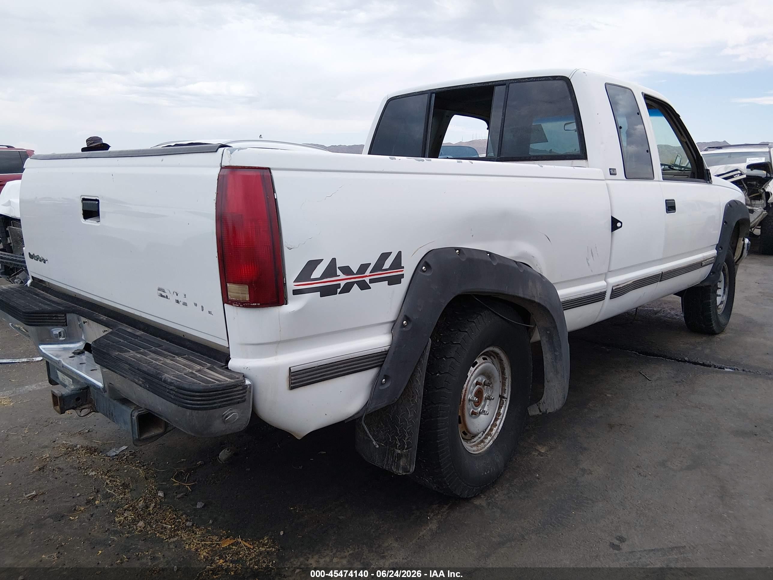 1992 Gmc Sierra K2500 White vin: 2GTFK29K3N1540569