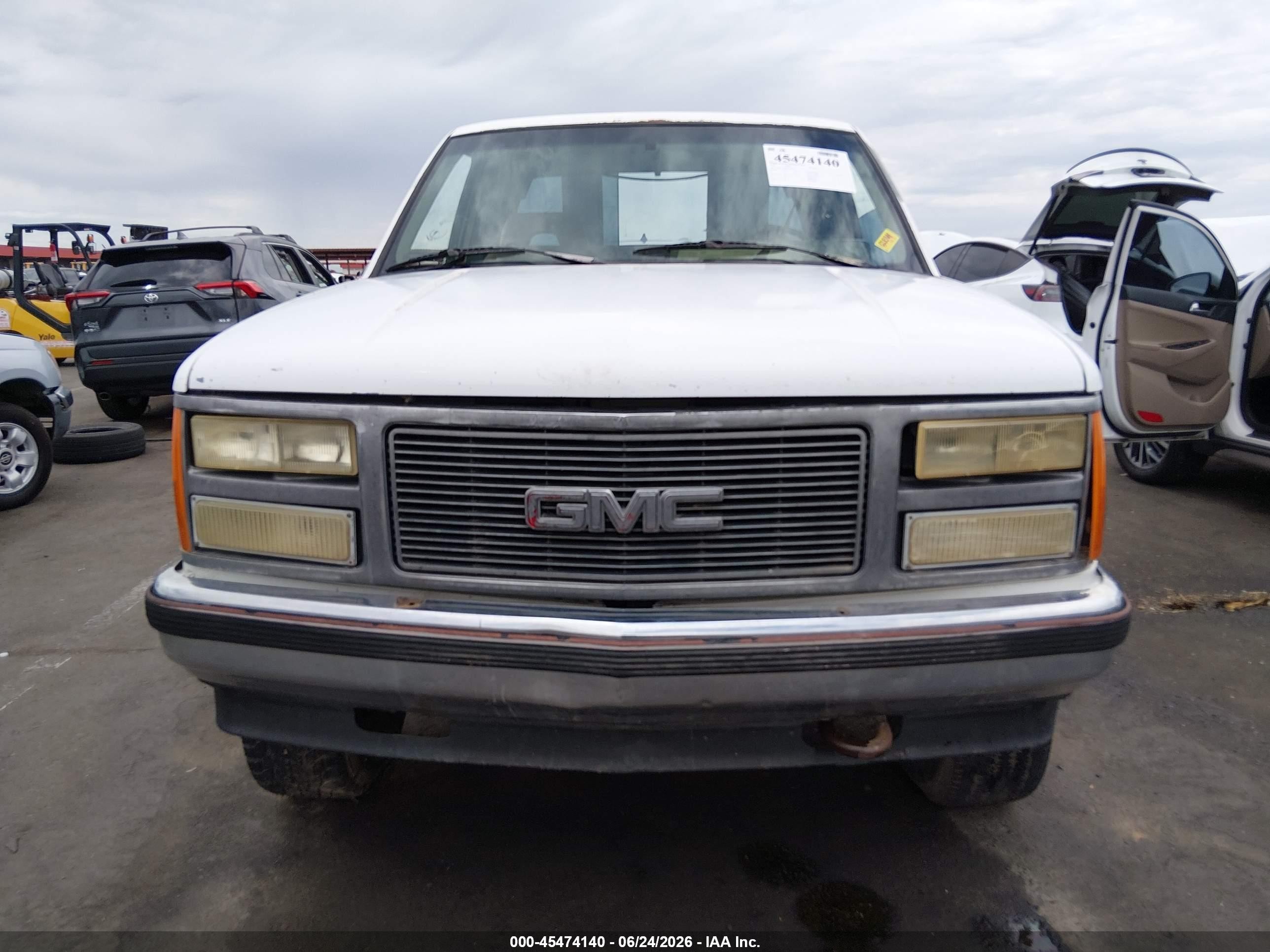 1992 Gmc Sierra K2500 White vin: 2GTFK29K3N1540569