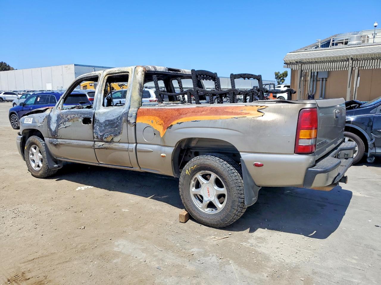 2002 Gmc Sierra K1500 Denali Желто-коричневый vin: 2GTFK69U121304524