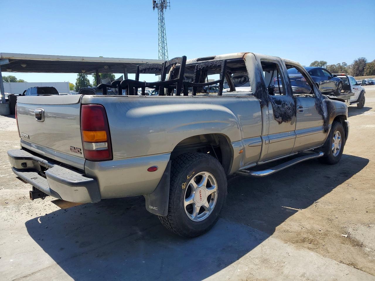 2002 Gmc Sierra K1500 Denali Желто-коричневый vin: 2GTFK69U121304524