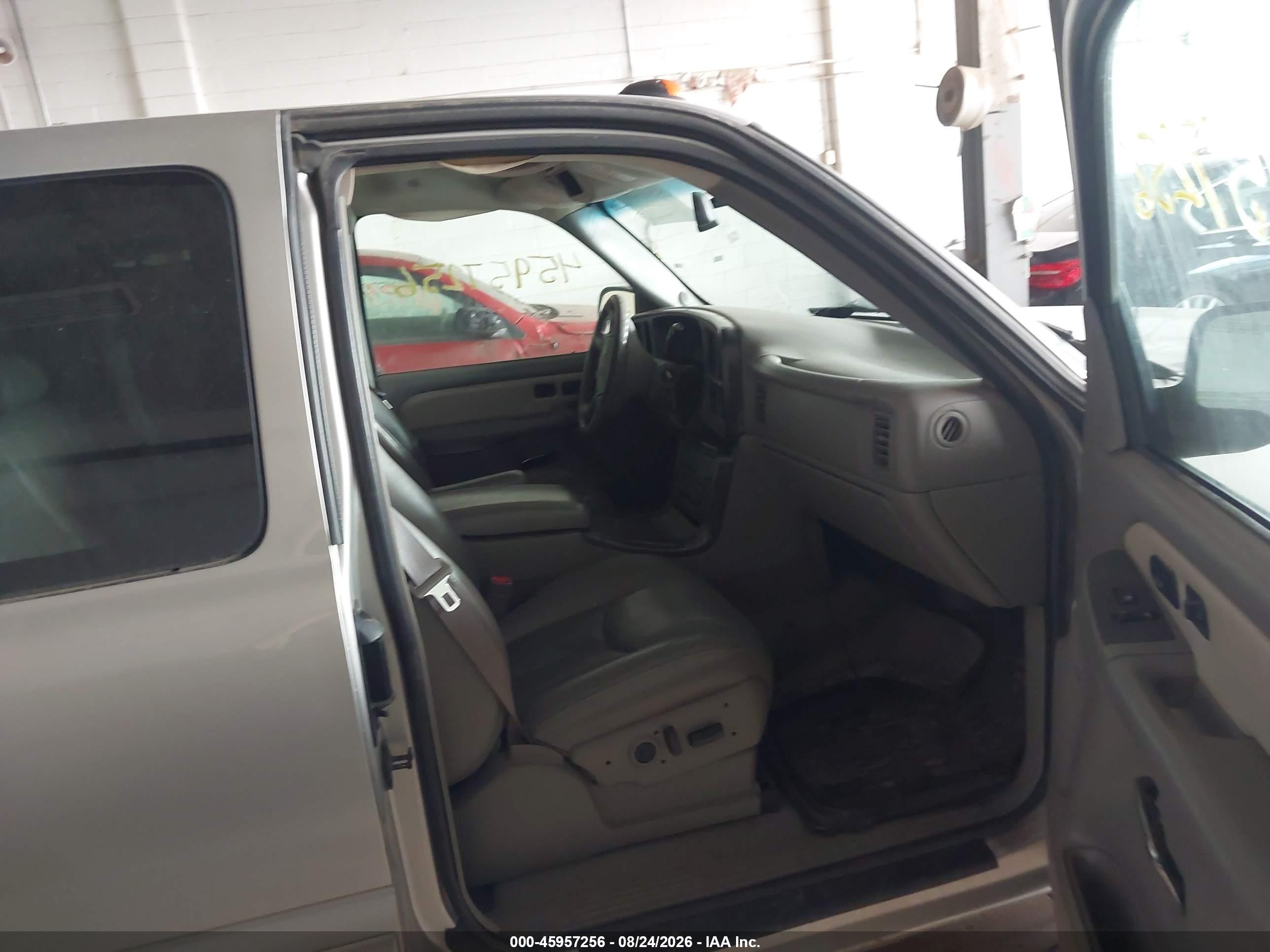 2004 Gmc Sierra 1500 Denali Серебряный vin: 2GTFK69UX41157588