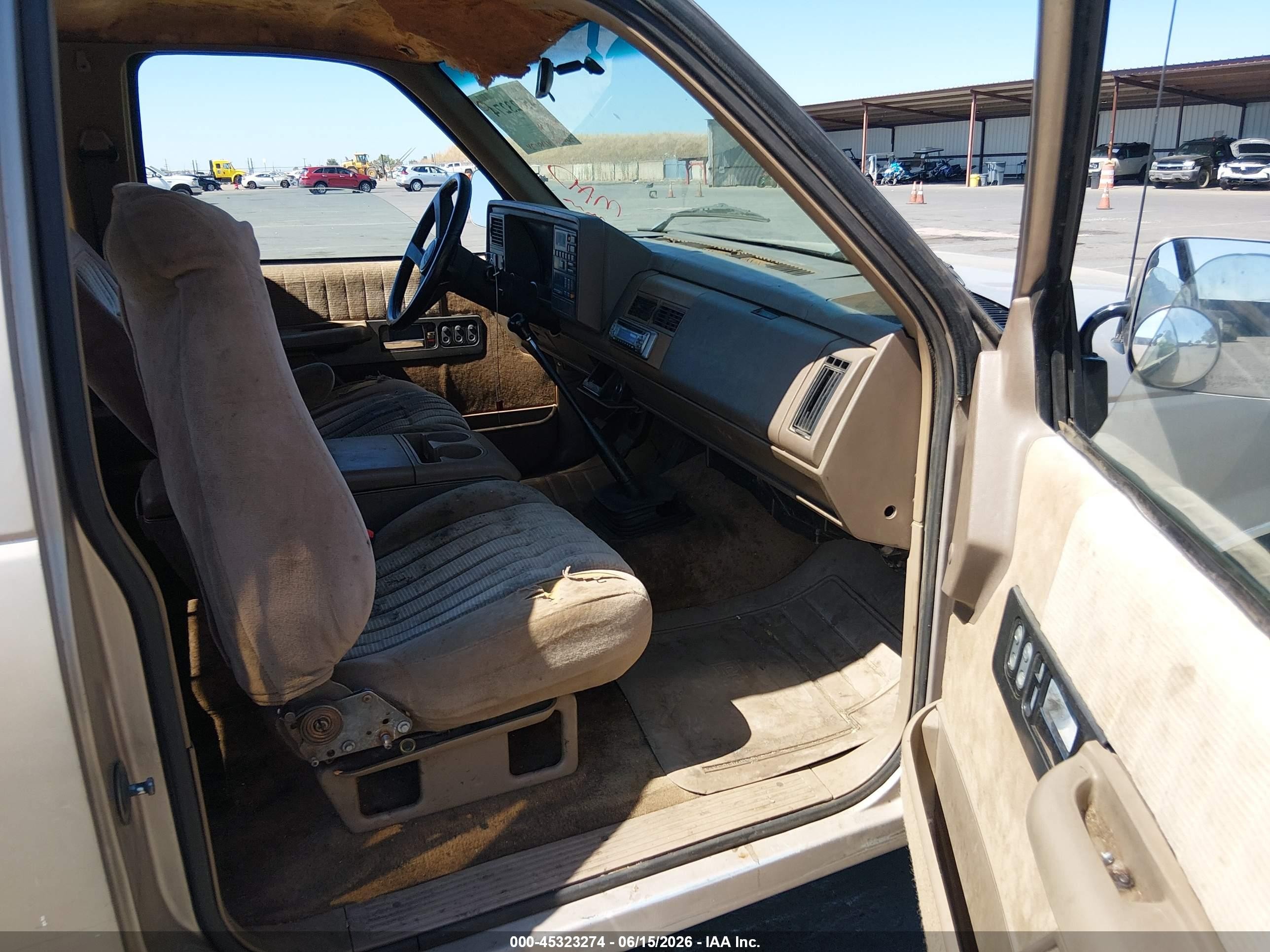 1992 Gmc Sierra C2500 Gold vin: 2GTGC29K9N1548810