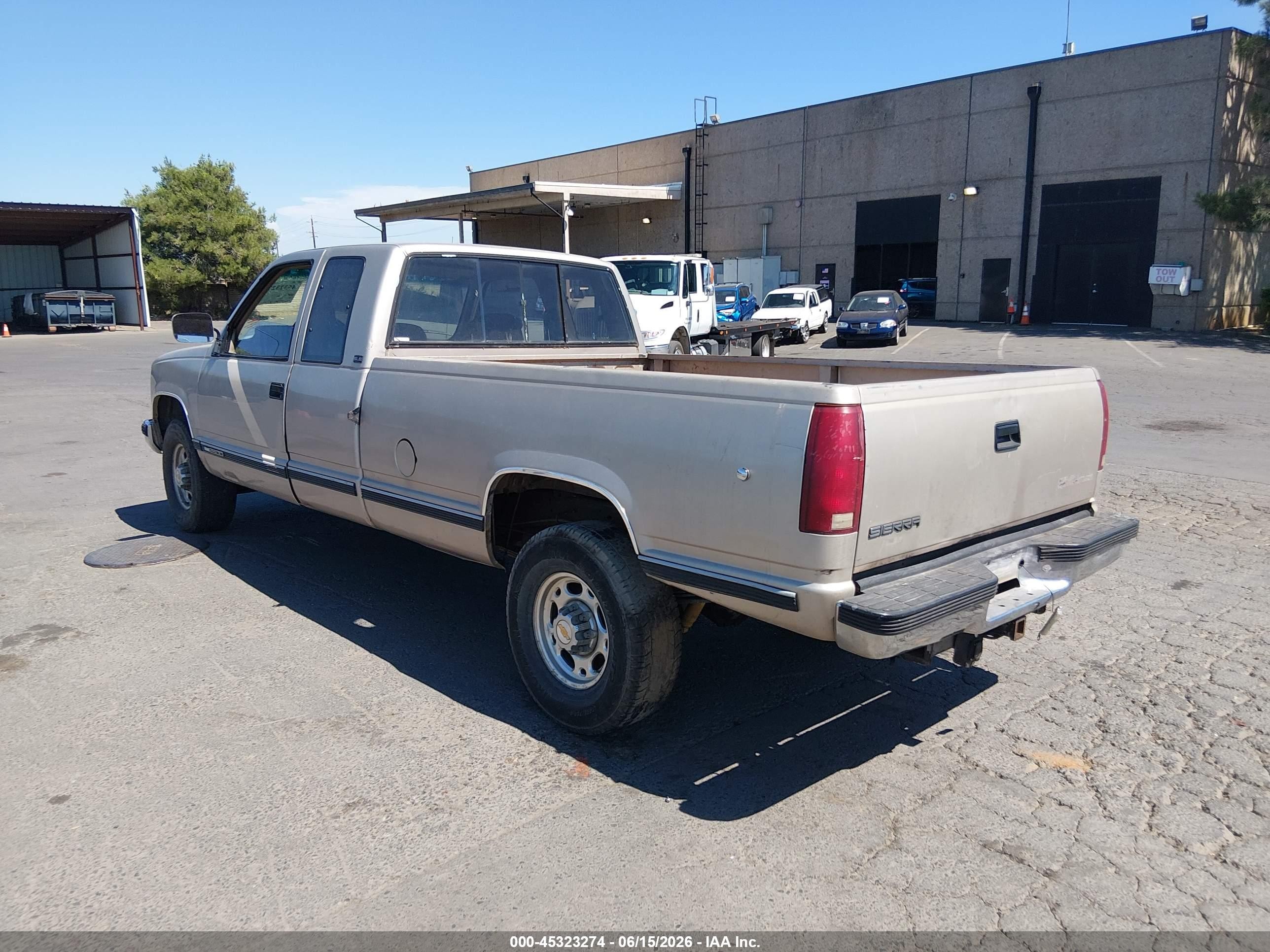 1992 Gmc Sierra C2500 Gold vin: 2GTGC29K9N1548810